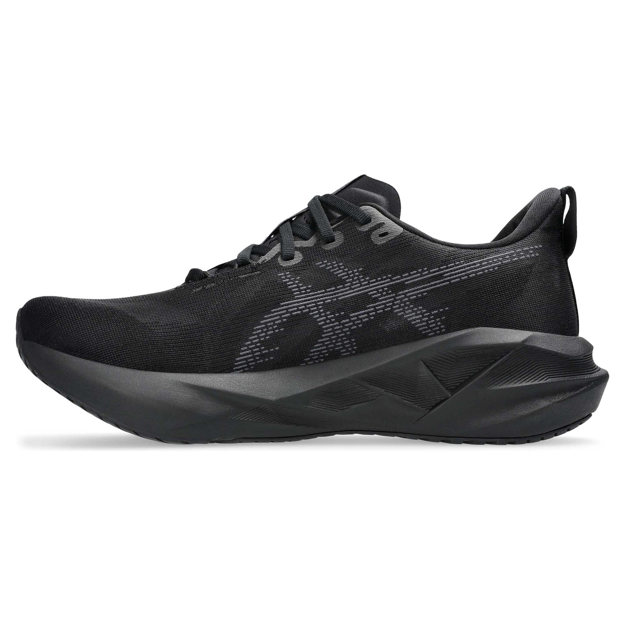 Novablast 5 Men's Running Shoes (Width D) - Image 2