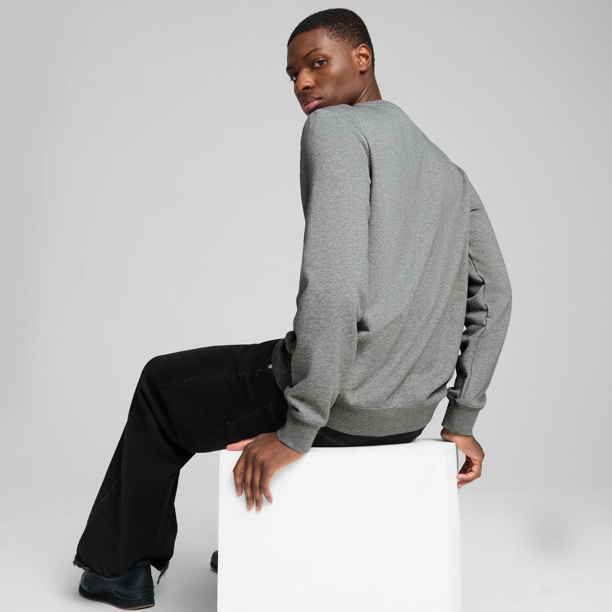 Men's Essentials Crew Fleece Crew Sweatshirt - Image 4
