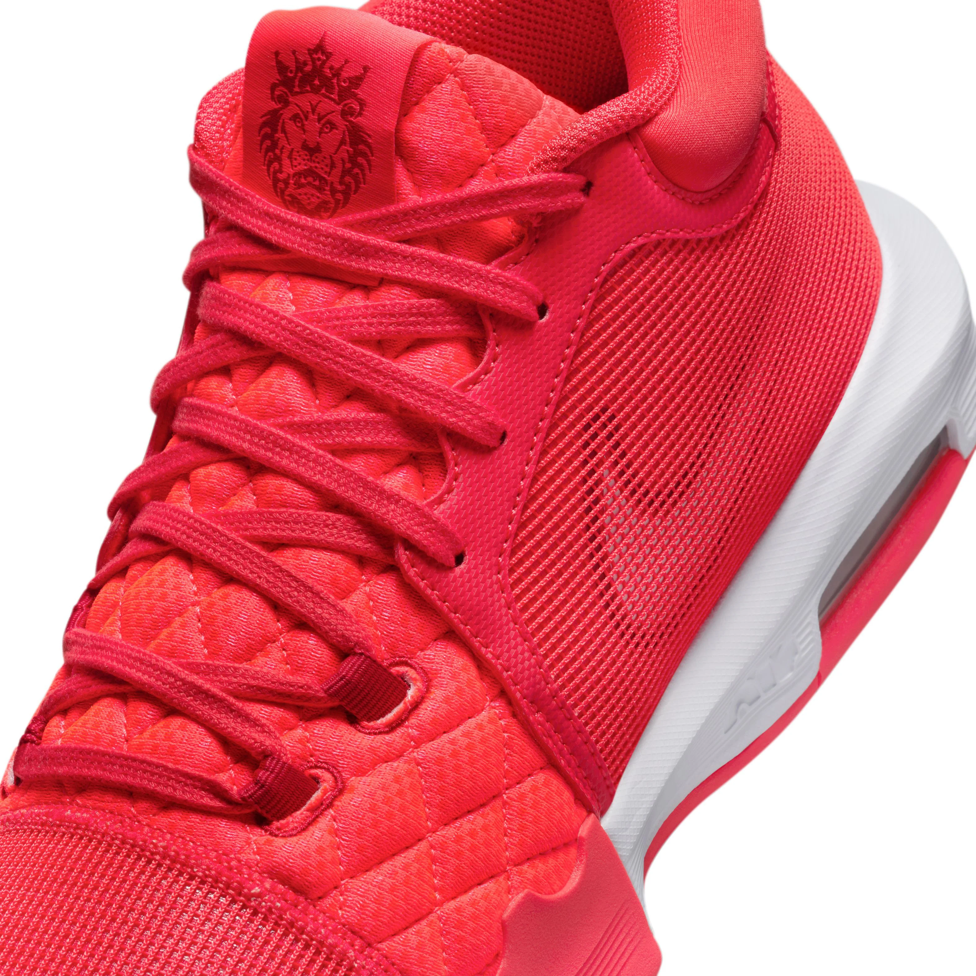LeBron Witness 8 Men's Basketball Shoes - Image 5
