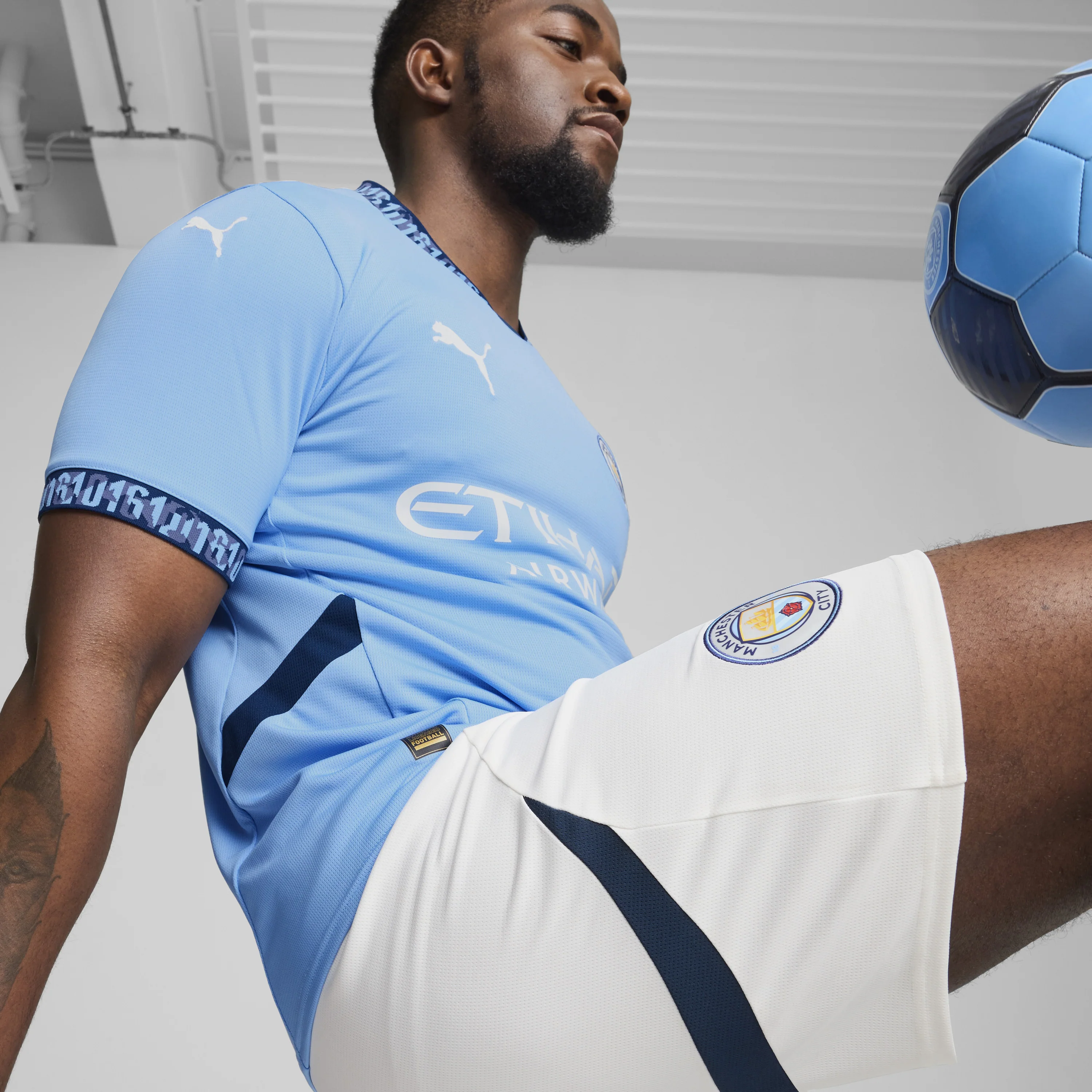 Men's Manchester City 2024/25 Home Replica Soccer Jersey - Image 4