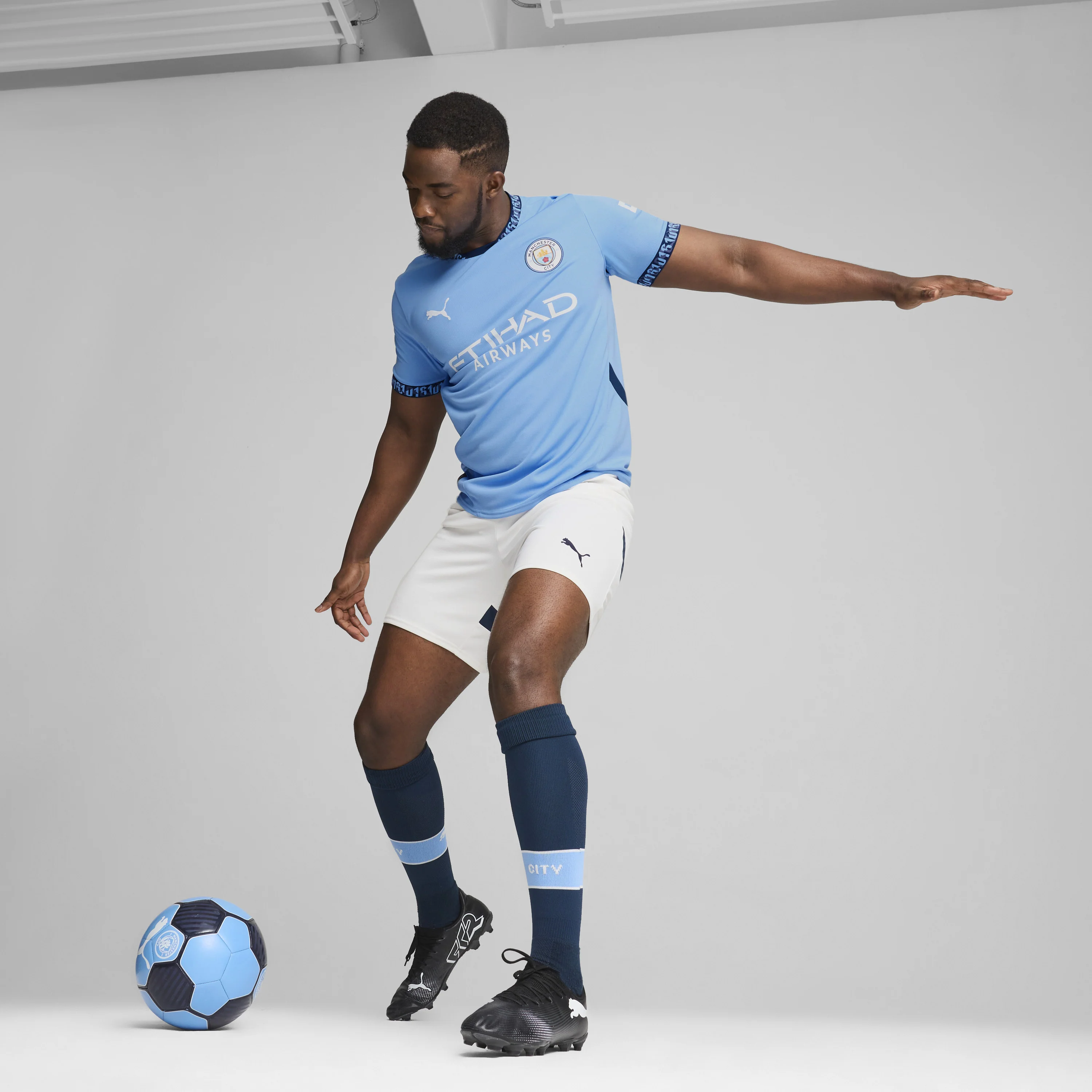Men's Manchester City 2024/25 Home Replica Soccer Jersey - Image 5