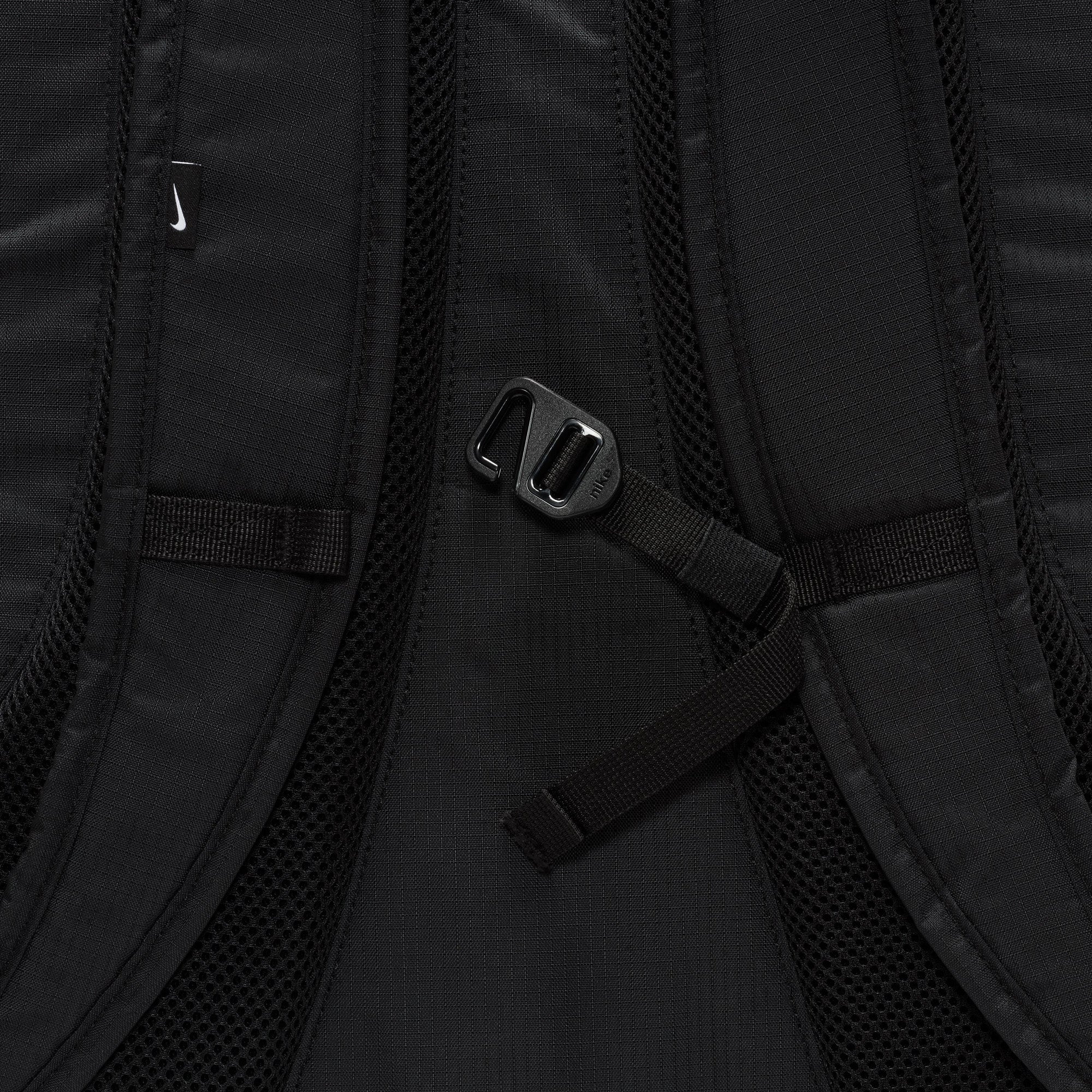 Hayward 26L Backpack - Image 6