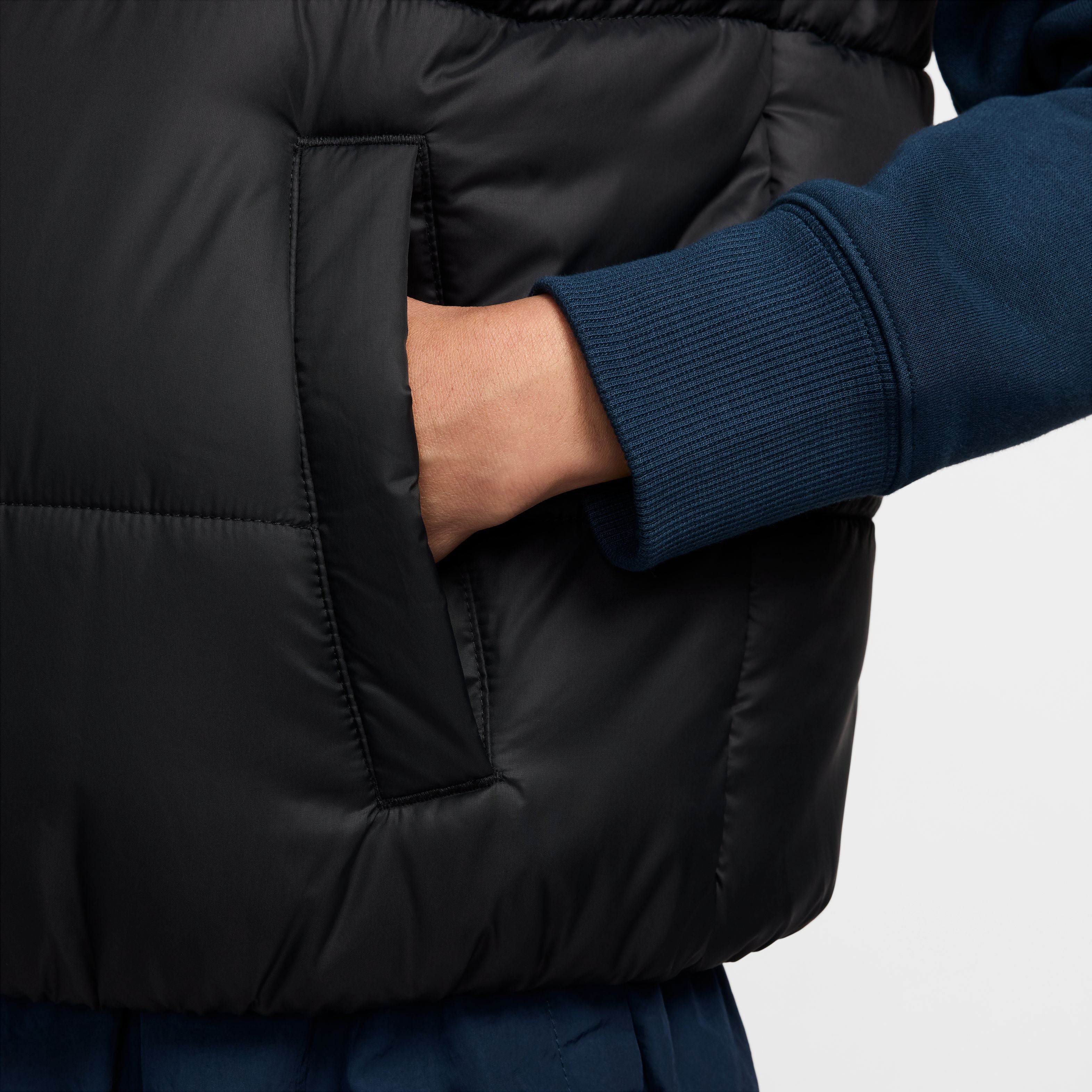 Women's Sportswear Classic Puffer Therma-FIT Loose Vest - Image 3