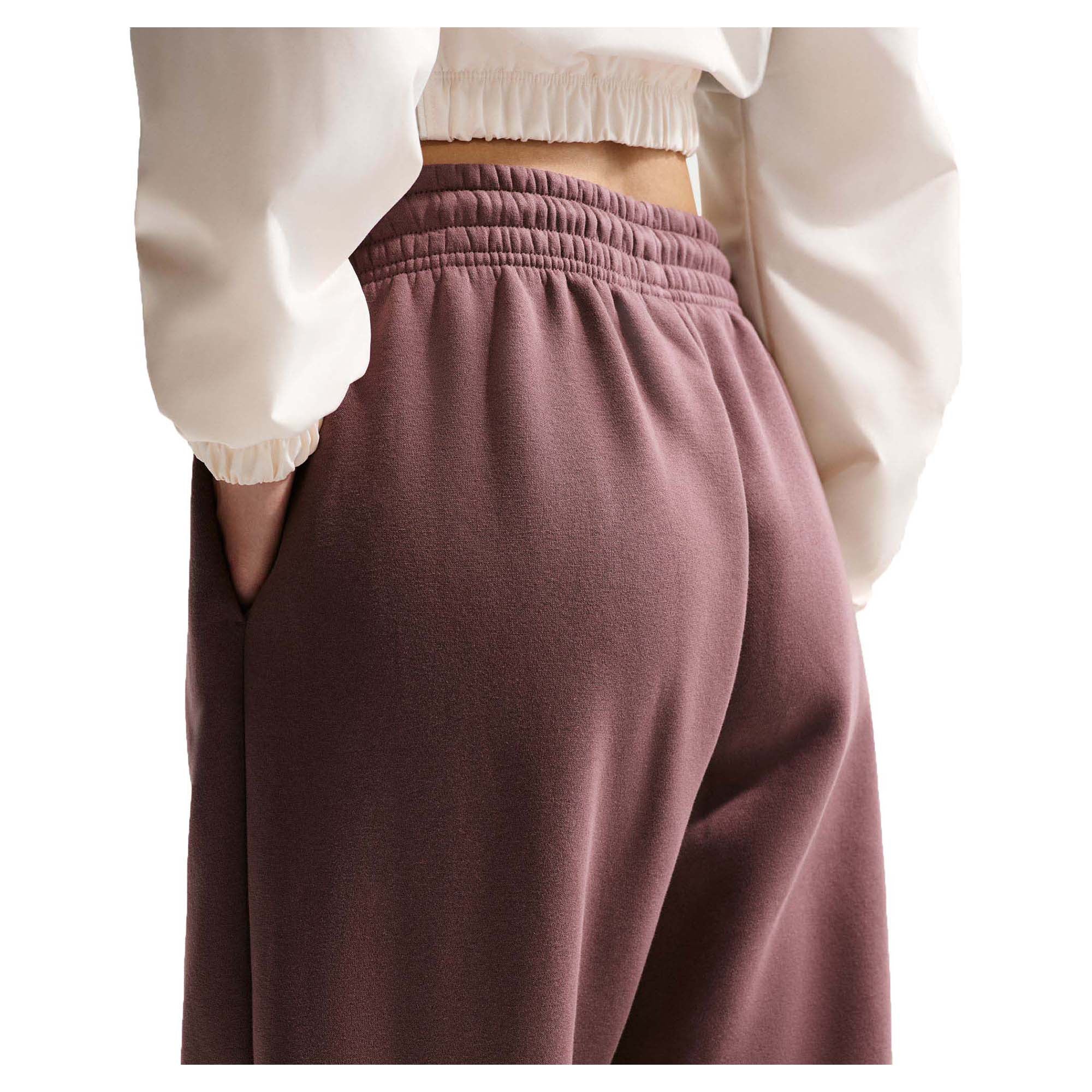 Women's Sportswear Phoenix Fleece High-Waisted Oversized Sweatpants - Image 4