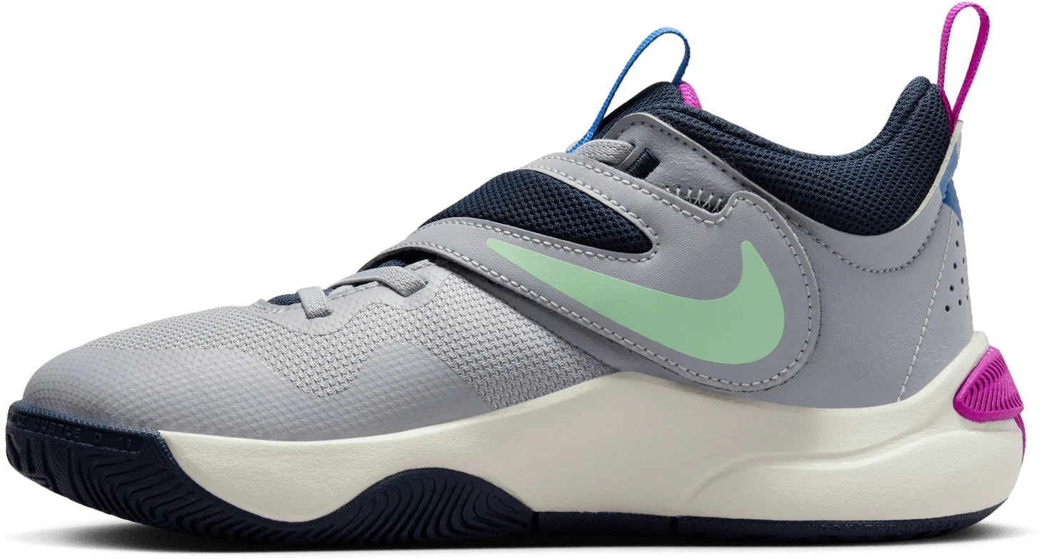 Team Hustle D 11 SE Big Kids' Basketball Shoes - Image 2