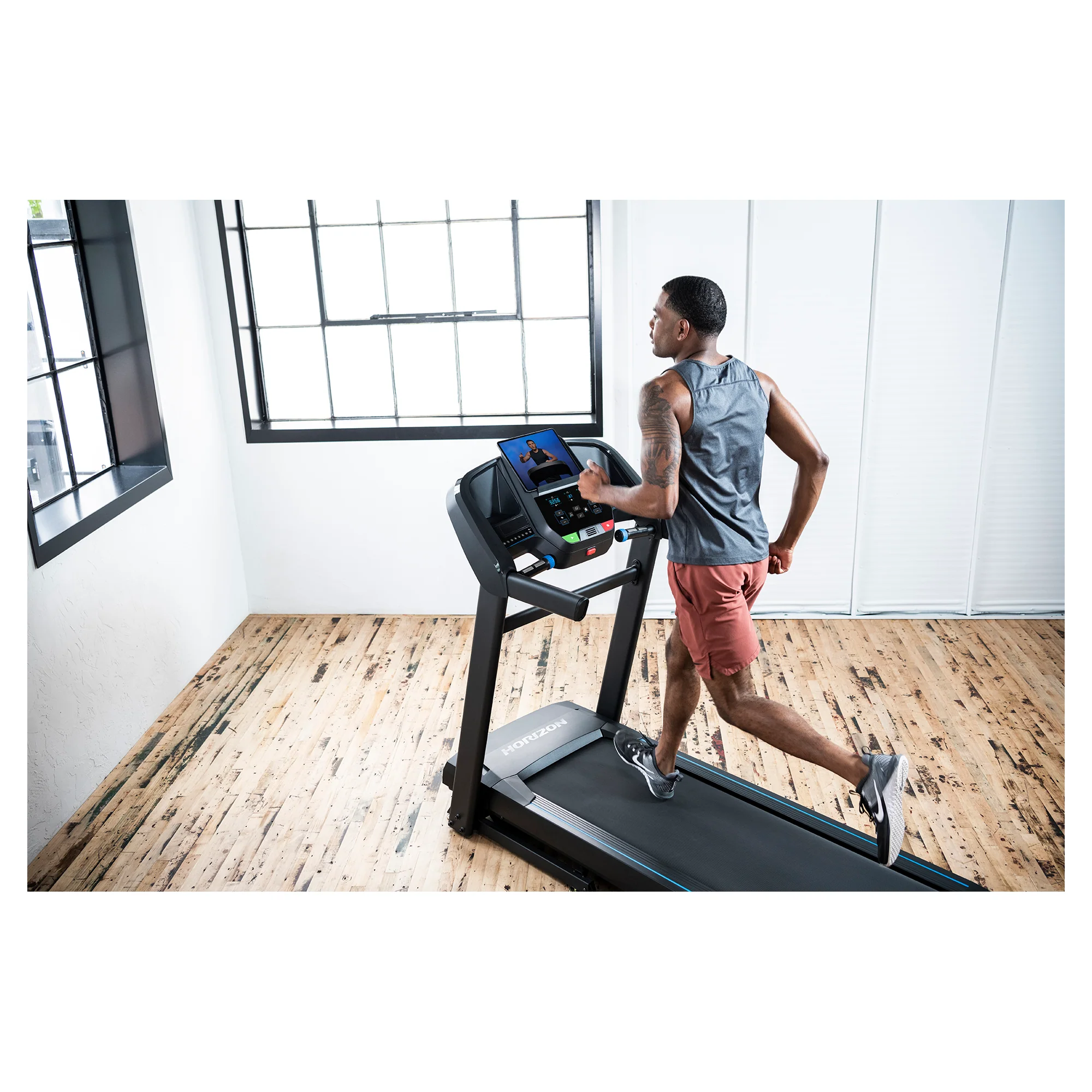 T202-26 Treadmill - Image 3